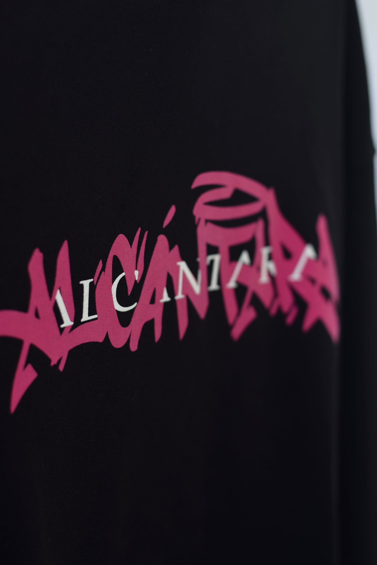 Sudadera negra "Alcántara"